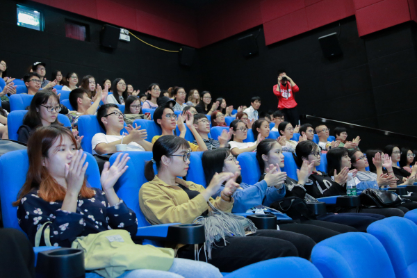 留守儿童电影《正正的世界》,广州路演感动全场 广州资讯 第4张 留守儿童电影《正正的世界》,广州路演感动全场 广州资讯 第4张