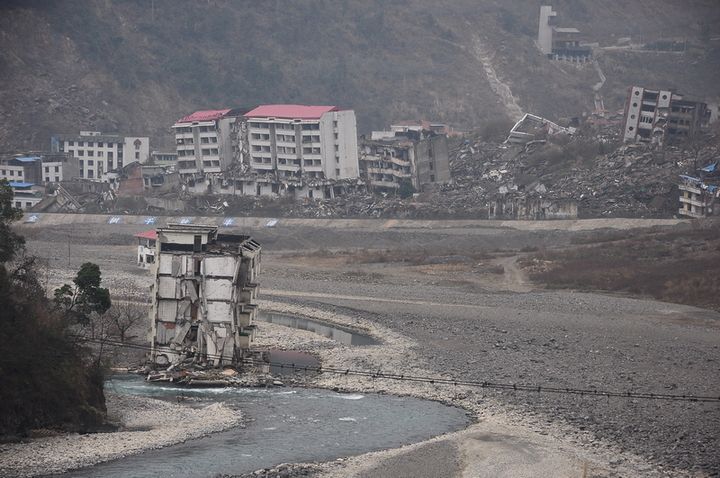 家庭应该怎么样防震?