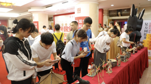 深圳首届阿胶滋补节启动 千名市民共探阿胶滋补养生之道 企业动态 第4张 深圳首届阿胶滋补节启动 千名市民共探阿胶滋补养生之道 企业动态 第4张