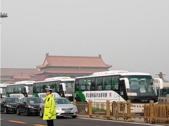 新能源客车首次“上两会” 福田欧辉再刷两会护航新记录 汽车频道 第2张 新能源客车首次“上两会” 福田欧辉再刷两会护航新记录 汽车频道 第2张