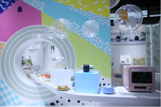 小熊电器亮相AWE,引领新青年走向“生活复兴” 国内资讯 第6张  小熊电器亮相AWE,引领新青年走向“生活复兴” 国内资讯 第6张