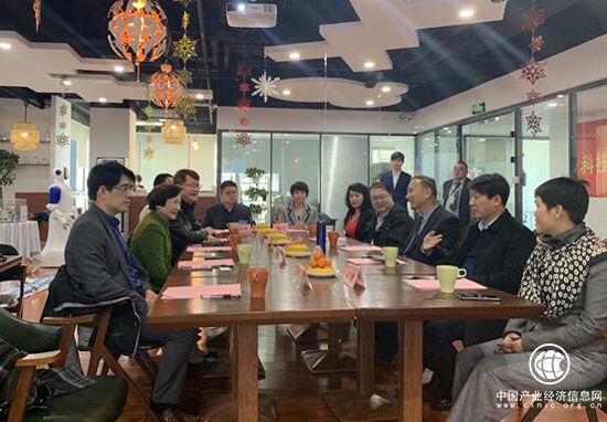 台湾故宫博物院原院长周功鑫女士到访创佰汇 国内资讯 第4张 台湾故宫博物院原院长周功鑫女士到访创佰汇 国内资讯 第4张