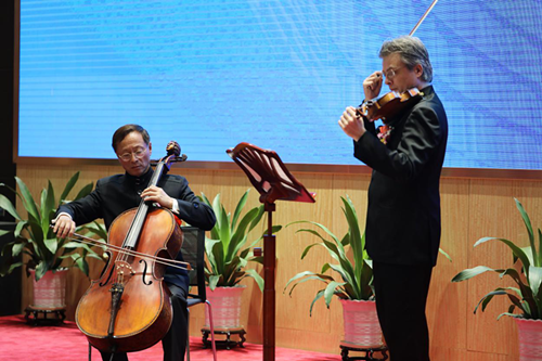 图片2.png 格林波顿“教育创业”公益讲座暨小扁豆掌心蒸汽烟新品发布会在深召开 广东资讯 第2张 格林波顿“教育创业”公益讲座暨小扁豆掌心蒸汽烟新品发布会在深召开 广东资讯 第2张