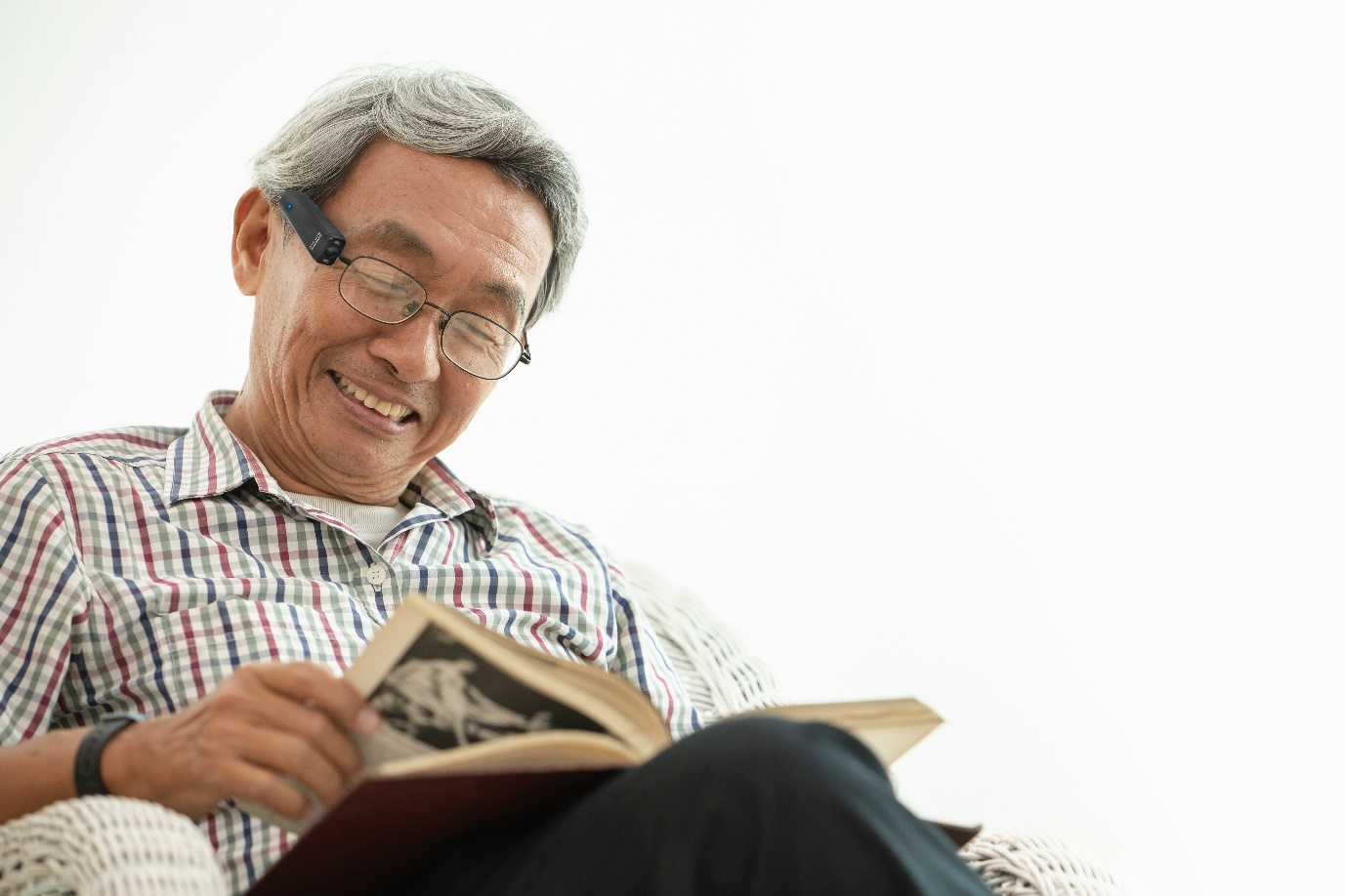 以色列AI创新企业OrCam可穿戴视力辅具亮相2019年中国国际康复护理及福祉辅具展览会 IT科技 第2张 以色列AI创新企业OrCam可穿戴视力辅具亮相2019年中国国际康复护理及福祉辅具展览会 IT科技 第2张