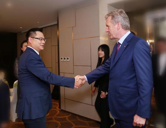 花皙蔻太阳能工厂获德国前总统认可,有机护肤没那么贵 品牌发布 第3张 花皙蔻太阳能工厂获德国前总统认可,有机护肤没那么贵 品牌发布 第3张