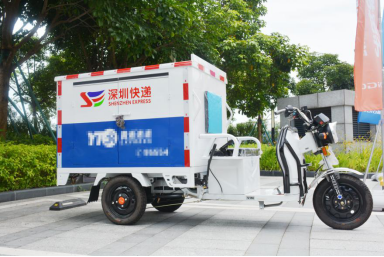 送快递很实用,看看快递小哥怎么评价“递哥”