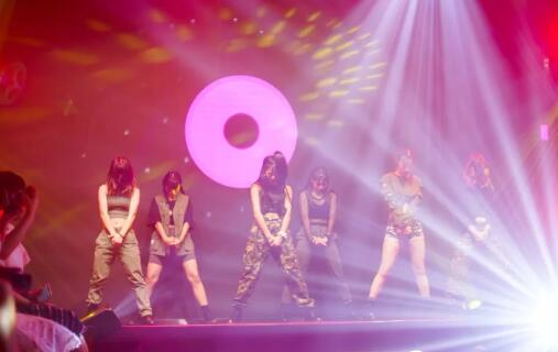 洋葱O'MALL联动艾斯臣,提前“剧透”秋冬女鞋潮流