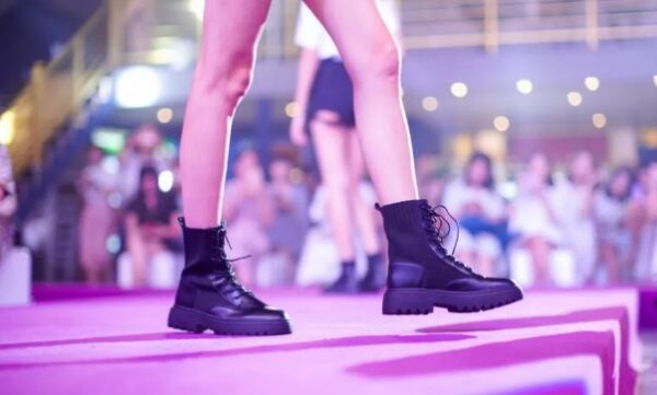 1569563854651546.jpg 洋葱O'MALL联动艾斯臣,提前“剧透”秋冬女鞋潮流 品牌发布 第11张 洋葱O'MALL联动艾斯臣,提前“剧透”秋冬女鞋潮流 品牌发布 第11张