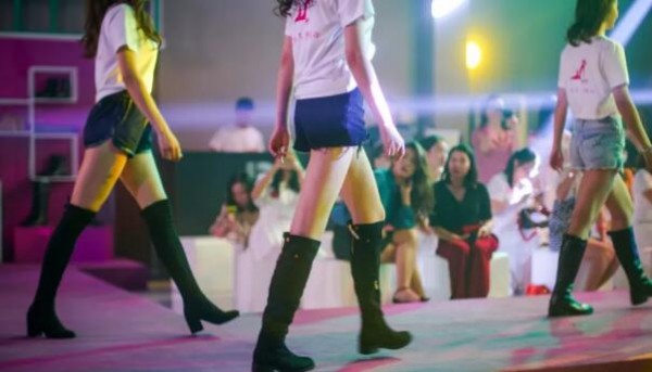 1569563847591951.jpg 洋葱O'MALL联动艾斯臣,提前“剧透”秋冬女鞋潮流 品牌发布 第10张 洋葱O'MALL联动艾斯臣,提前“剧透”秋冬女鞋潮流 品牌发布 第10张