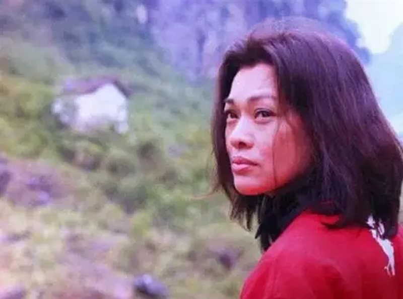 史可《她眼中的UFO》剧照 解决明星老花眼困扰 德视佳三焦点晶体置换 医疗保险 第2张 解决明星老花眼困扰 德视佳三焦点晶体置换 医疗保险 第2张