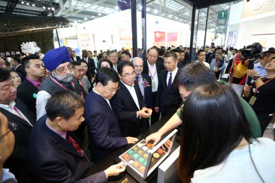 以时尚重新定义中国茶 现代派小罐茶实力诠释“圳”当红 新闻资讯 第3张 以时尚重新定义中国茶 现代派小罐茶实力诠释“圳”当红 新闻资讯 第3张