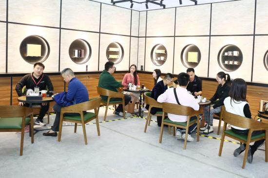 以时尚重新定义中国茶 现代派小罐茶实力诠释“圳”当红 新闻资讯 第4张 以时尚重新定义中国茶 现代派小罐茶实力诠释“圳”当红 新闻资讯 第4张