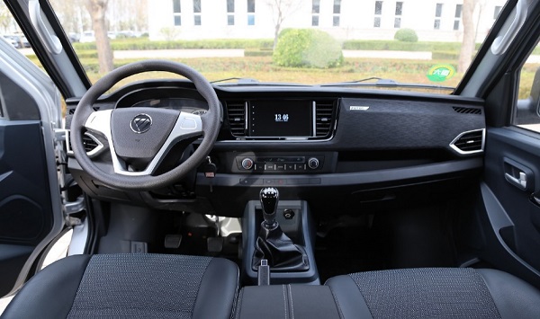 颜值高端有面子 舒适驾乘有里子 祥菱V3助力90后“工长”开启全新人生 汽车频道 第5张 颜值高端有面子 舒适驾乘有里子 祥菱V3助力90后“工长”开启全新人生 汽车频道 第5张