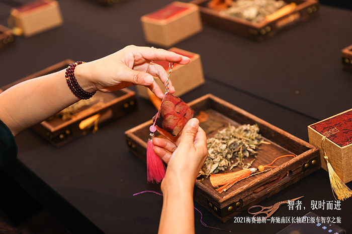 大有新“E”,奔驰诠释豪华驾乘新可能 汽车频道 第4张 大有新“E”,奔驰诠释豪华驾乘新可能 汽车频道 第4张