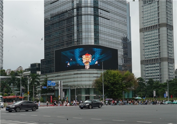 CBD闹市现醒狮!首个非遗裸眼3D真人秀亮相广州