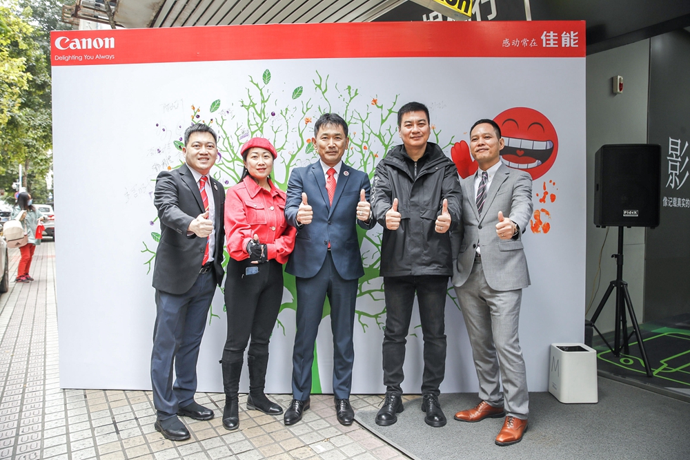 佳能(中国)有限公司华南影像信息产品部副总经理刘剑(2).jpg 佳能“速度与感动”三大摄影师作品联展及华南生态摄影比赛正式启动 展会快讯 第2张 佳能“速度与感动”三大摄影师作品联展及华南生态摄影比赛正式启动 展会快讯 第2张