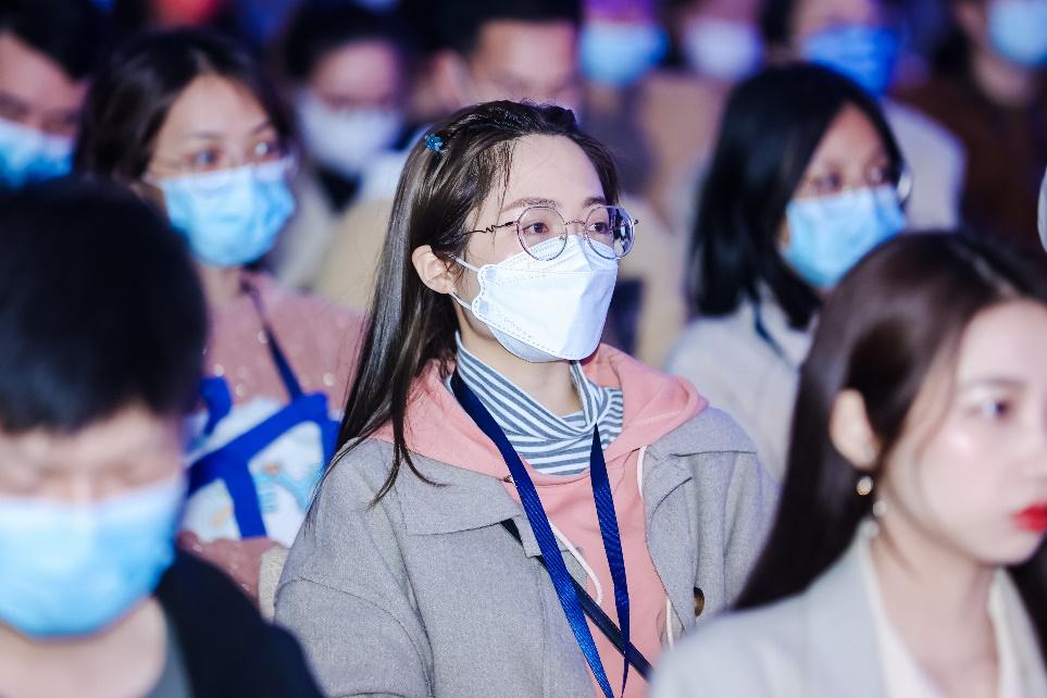 爱尔眼科举行ICL晶体植入手术体验升级发布会  可矫正50—1800度近视、600度内散光 母婴健康 第4张 爱尔眼科举行ICL晶体植入手术体验升级发布会  可矫正50—1800度近视、600度内散光 母婴健康 第4张