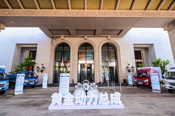 加码高端赛道 陕汽轻卡独有动力智变系统有何优势?