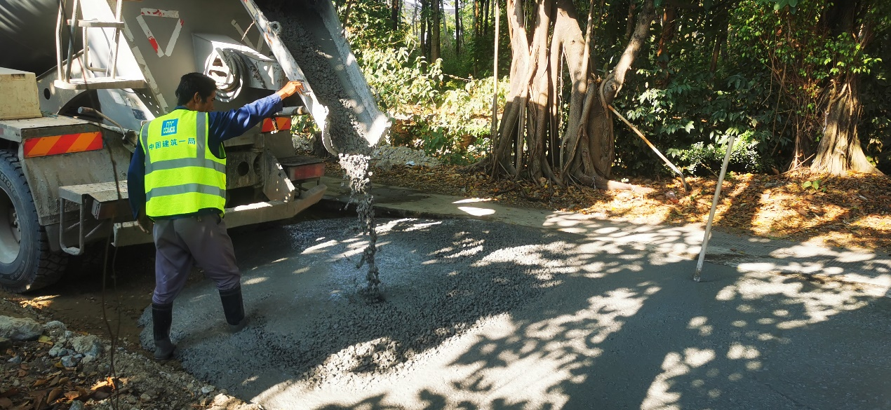 【我为群众办实事】“打通最后一百米” 广州地铁芳白城际五工区项目助力人和镇镇湖村乡村振兴建设工作 新闻资讯 第3张