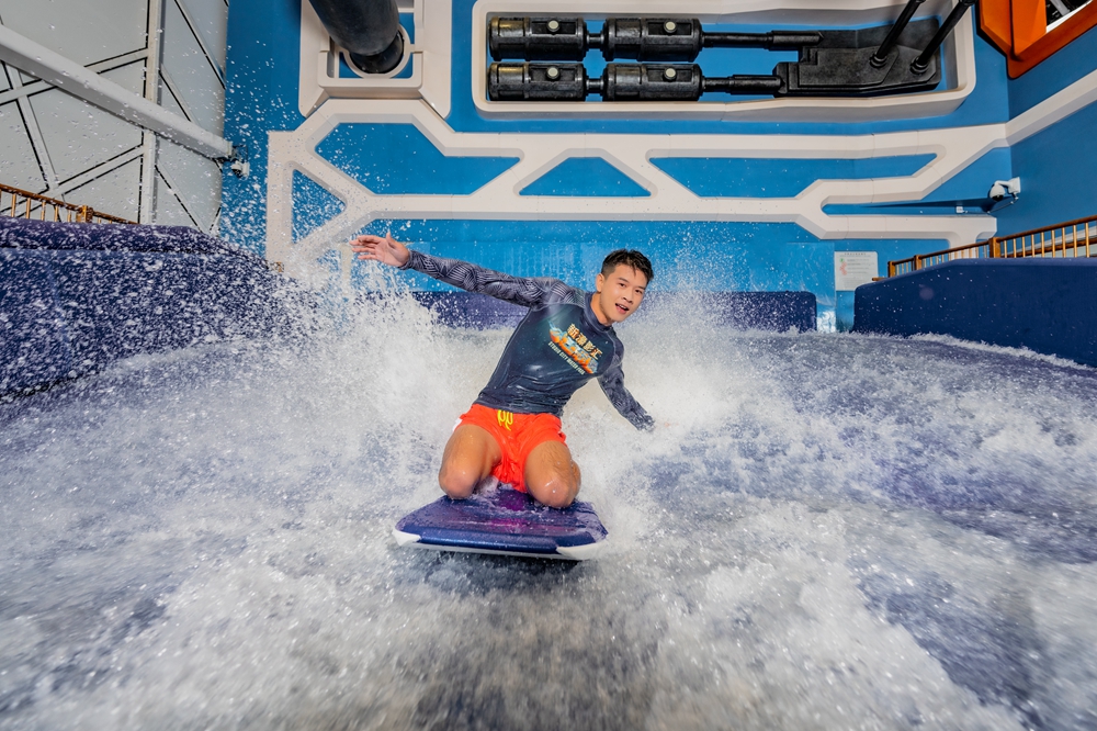 12_Space Surfer_BM15523.jpg 澳门新濠影汇推出「激FUN 畅玩」水上乐园住宿套票,只需澳门币1899元起 国内资讯 第4张 澳门新濠影汇推出「激FUN 畅玩」水上乐园住宿套票,只需澳门币1899元起 国内资讯 第4张