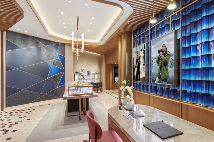 江诗丹顿广州太古汇全新旗舰店_内部空镜_06.jpg “卓尔不群”   江诗丹顿收藏家系列首次亮相广州太古汇旗舰店 广州资讯 第4张 “卓尔不群”   江诗丹顿收藏家系列首次亮相广州太古汇旗舰店 广州资讯 第4张