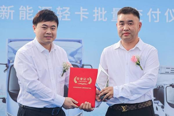 从0到第888台交付,宇通轻卡与欧陆新能源结出高质量发展硕果 新闻资讯 第2张 从0到第888台交付,宇通轻卡与欧陆新能源结出高质量发展硕果 新闻资讯 第2张