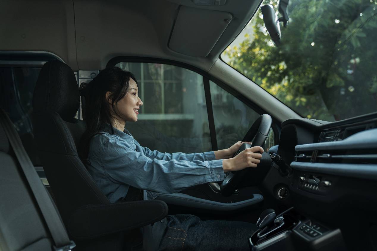 跃级空间高效节能 生意好搭档图雅诺大V专注提升价值 汽车频道 第4张 跃级空间高效节能 生意好搭档图雅诺大V专注提升价值 汽车频道 第4张