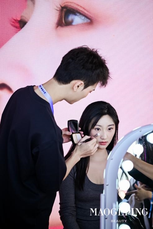 “妆”点羊城,毛戈平美妆携手草莓音乐节燃动广州 新闻资讯 第6张 “妆”点羊城,毛戈平美妆携手草莓音乐节燃动广州 新闻资讯 第6张