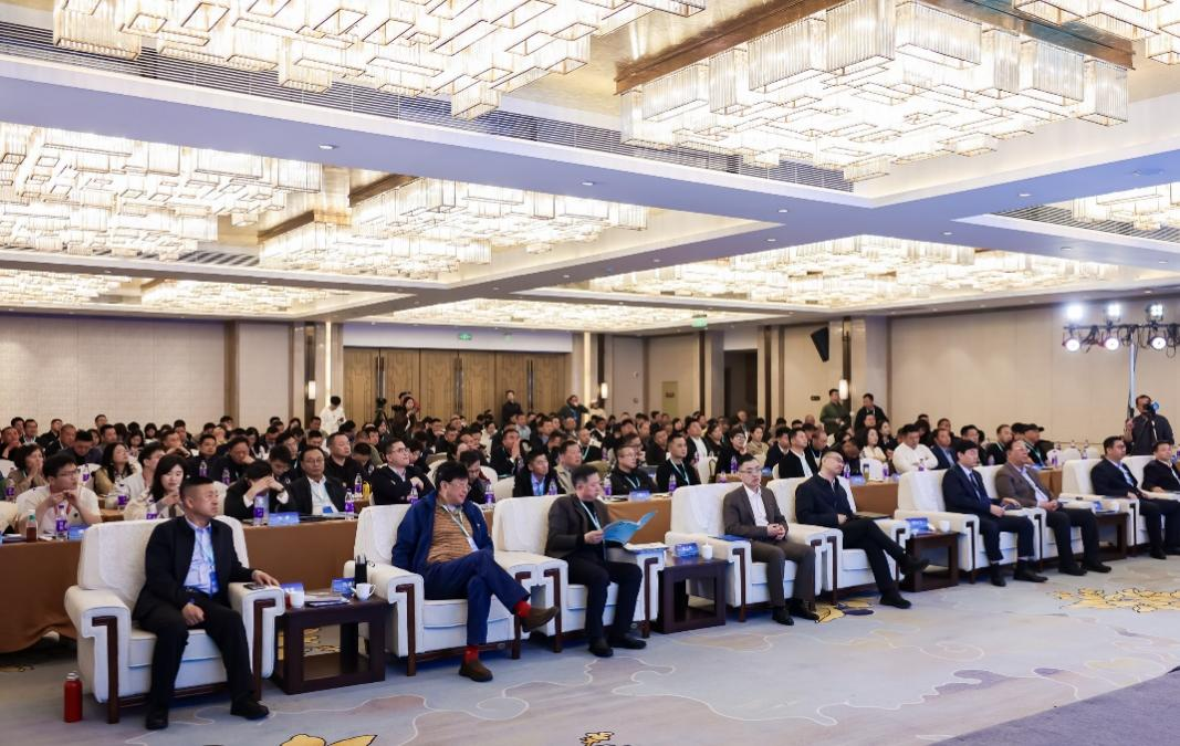 共建新生态,共赢新未来!2025中国客旅出行高质量发展论坛圆满举行 汽车频道 第2张 共建新生态,共赢新未来!2025中国客旅出行高质量发展论坛圆满举行 汽车频道 第2张