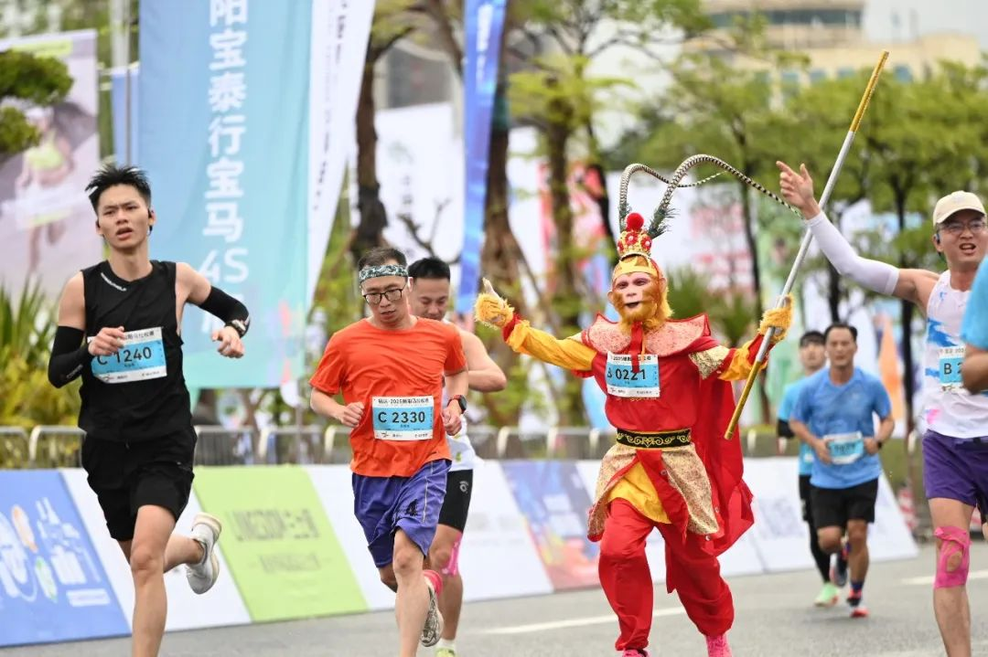 福达·2025揭阳马拉松赛激情开跑！2万名跑者共绘古城新画卷 新闻资讯 第29张