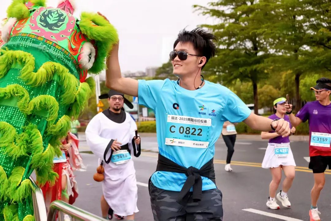 福达·2025揭阳马拉松赛激情开跑！2万名跑者共绘古城新画卷 新闻资讯 第45张