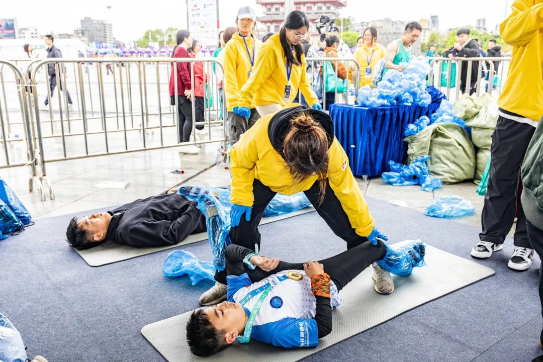 福达·2025揭阳马拉松赛激情开跑！2万名跑者共绘古城新画卷 新闻资讯 第60张