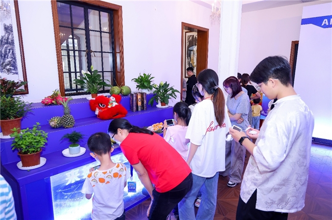 3.jpeg 机器人跳舞,AI“漫”游打开,“噜咔AI湛江赤坎”活动看点慢慢 新闻资讯 第3张 机器人跳舞,AI“漫”游打开,“噜咔AI湛江赤坎”活动看点慢慢 新闻资讯 第3张