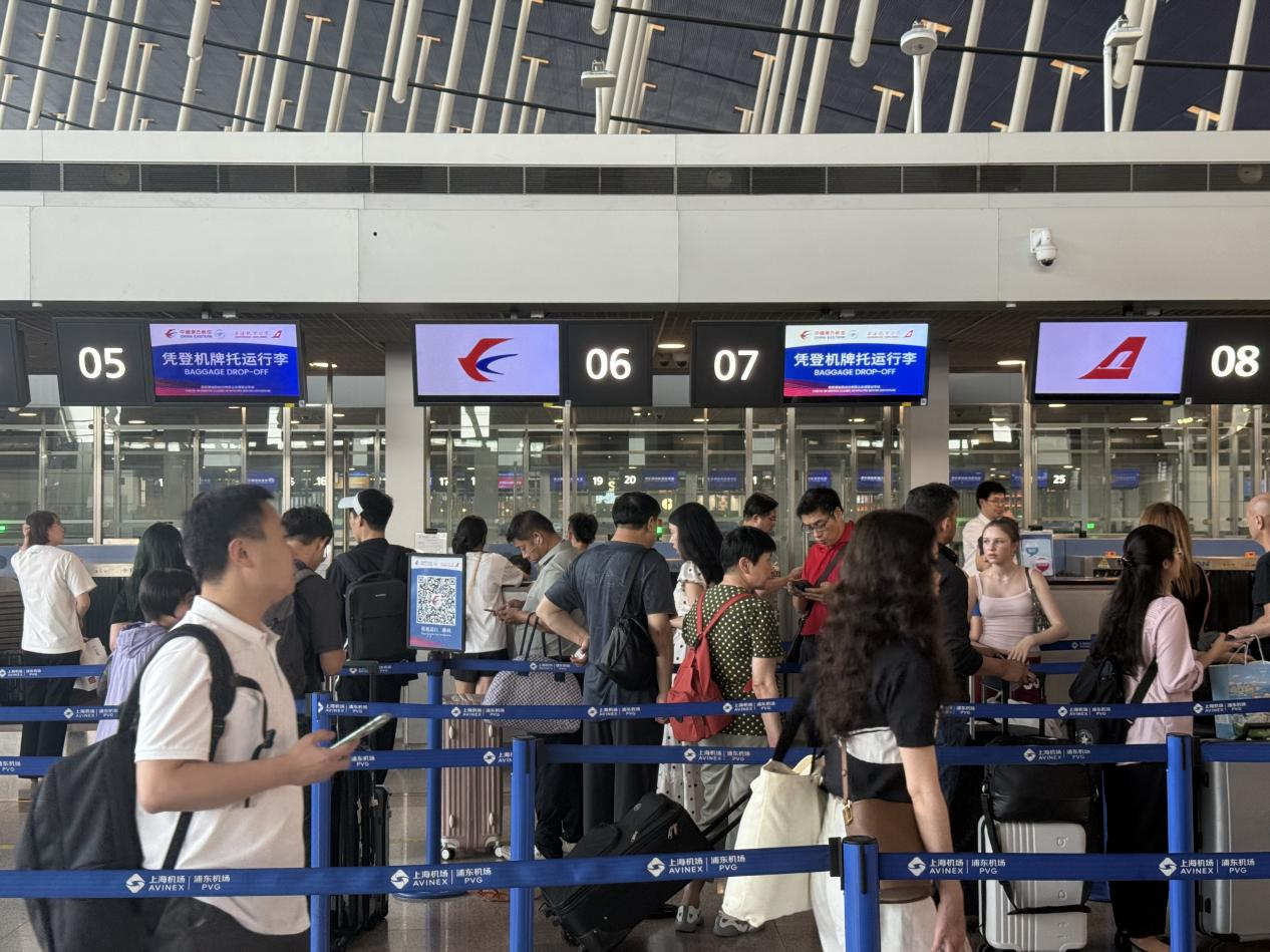 东航:暑运旺季日均计划执行3200余个航班,第11架C919客机投入运行