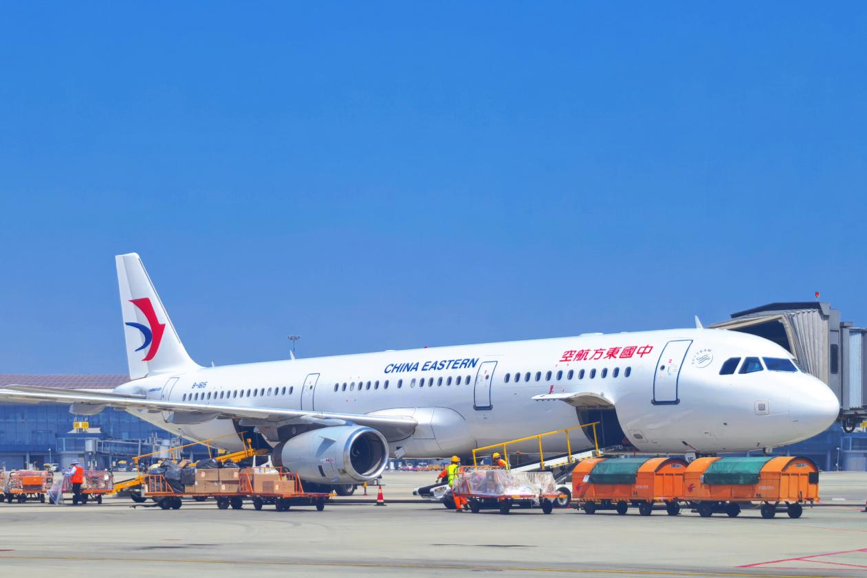 图片3.png 东航:暑运旺季日均计划执行3200余个航班,第11架C919客机投入运行 新闻资讯 第3张 东航:暑运旺季日均计划执行3200余个航班,第11架C919客机投入运行 新闻资讯 第3张