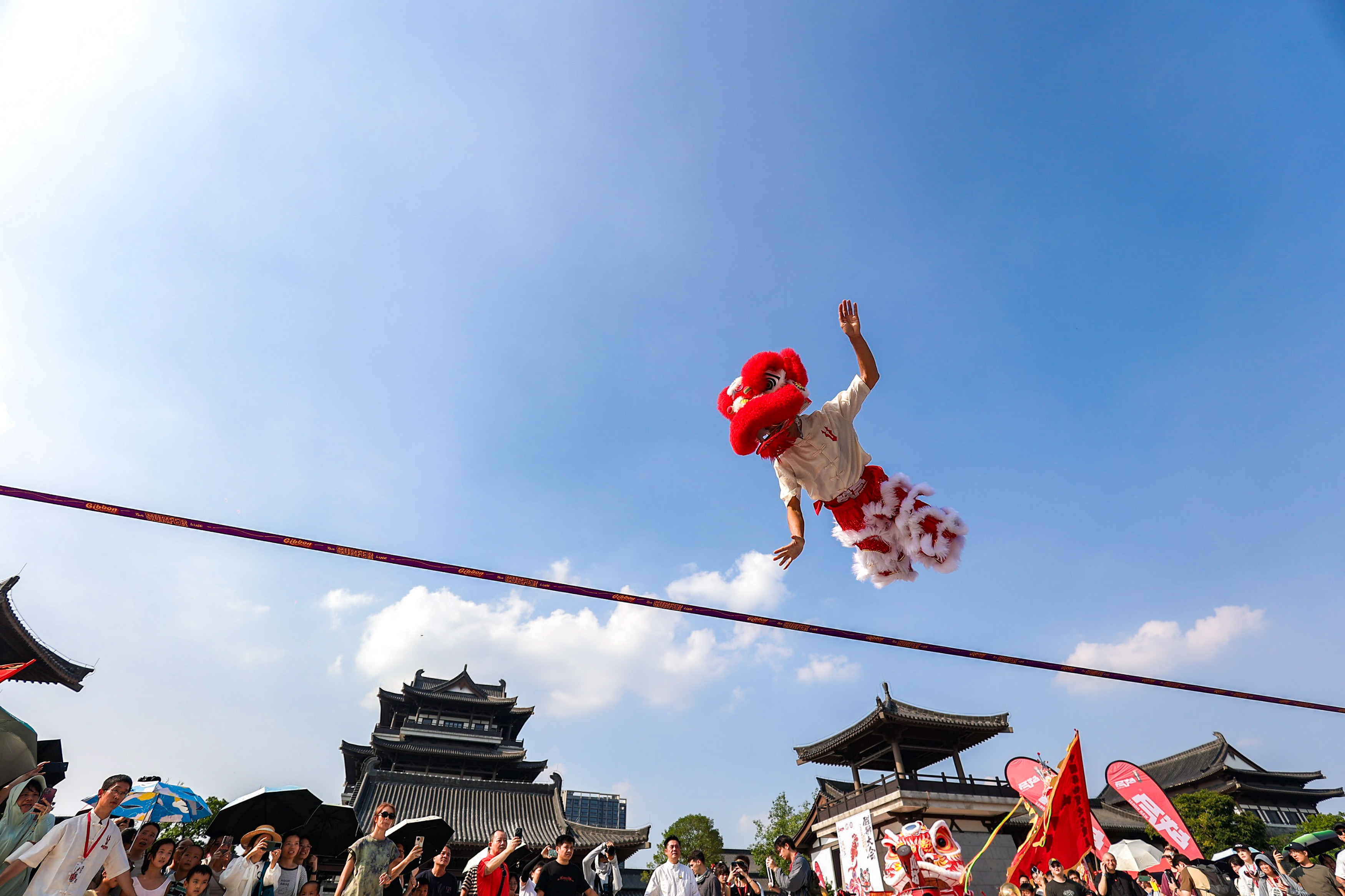 战马新装亮相第九届广州青少年醒狮表演赛 新闻资讯 第3张 战马新装亮相第九届广州青少年醒狮表演赛 新闻资讯 第3张