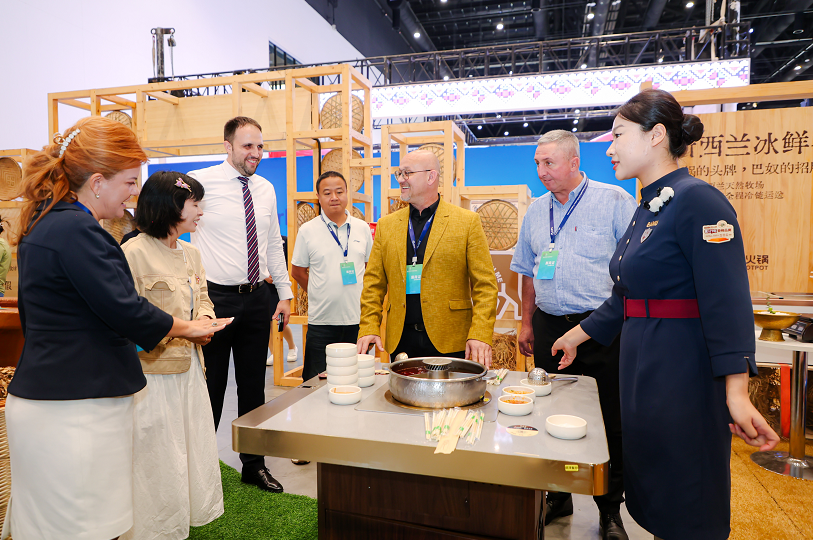 巴奴食材展首登国际舞台,地理标志产品点亮国际博览会 新闻资讯 第5张 巴奴食材展首登国际舞台,地理标志产品点亮国际博览会 新闻资讯 第5张