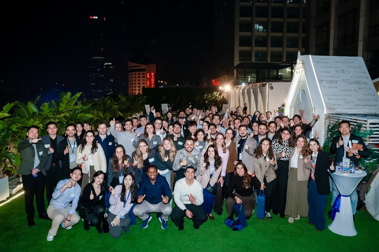 1767669244770886.jpg 文脉相融,山海相逢 |专属定制・深度沉浸:IESE MBA×港大经管跨文化商业学习之旅 新闻资讯 第5张 文脉相融,山海相逢 |专属定制・深度沉浸:IESE MBA×港大经管跨文化商业学习之旅 新闻资讯 第5张