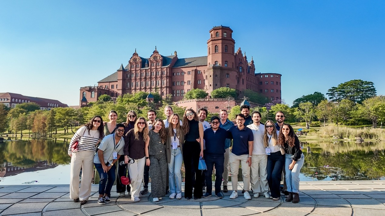 1767669329514577.jpg 文脉相融,山海相逢 |专属定制・深度沉浸:IESE MBA×港大经管跨文化商业学习之旅 新闻资讯 第16张 文脉相融,山海相逢 |专属定制・深度沉浸:IESE MBA×港大经管跨文化商业学习之旅 新闻资讯 第16张